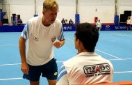 Schneiter elige seguir con Garin