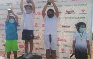 Rafael Carrasco y Máximo Rojas animaron la final de cancha Roja en Tenis 10