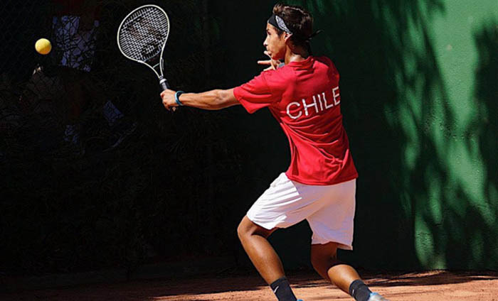 Chile gana y queda como líder del Sudamericano