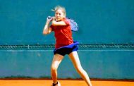 El Cóndor de Plata entró en tierra derecha con nacionales en carrera