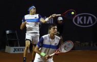 Barrios y Tabilo sorprenden y se instalan en semis del dobles