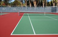 Por qué es bueno limpiar una cancha de tenis rápida?