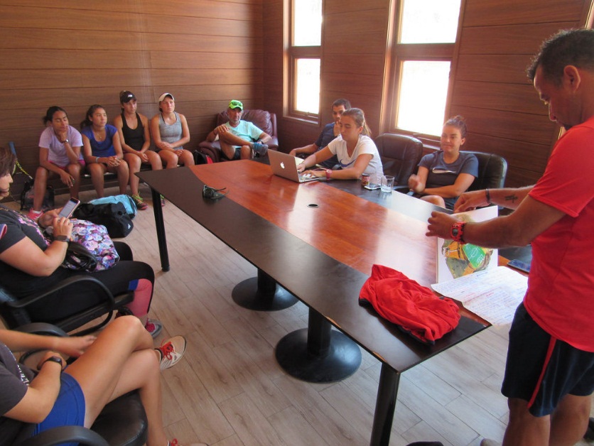 Una emotiva charla dio el vamos a las prácticas del equipo chileno de Fed Cup