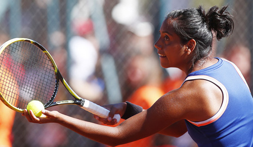 Daniela Seguel sufrió lesión al comienzo del partido y se retiró en Italia