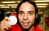 González, con una medalla de cada color