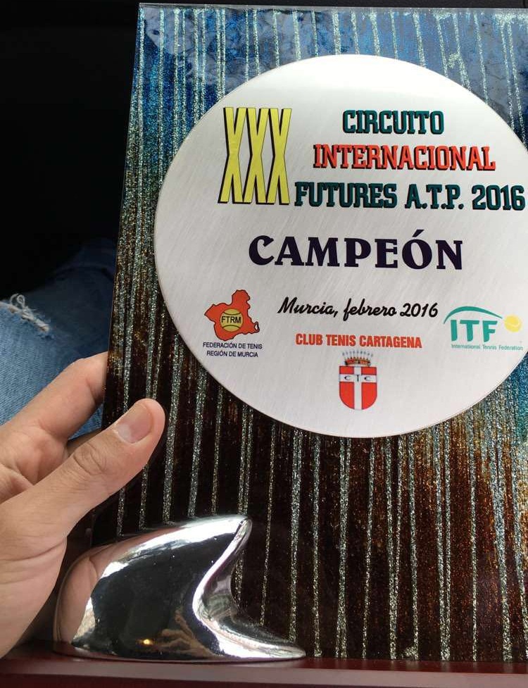 Christian Garin es campeón en España