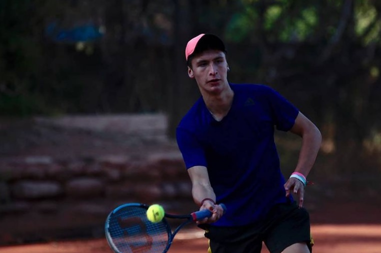 Bustiman saca su primer punto ATP