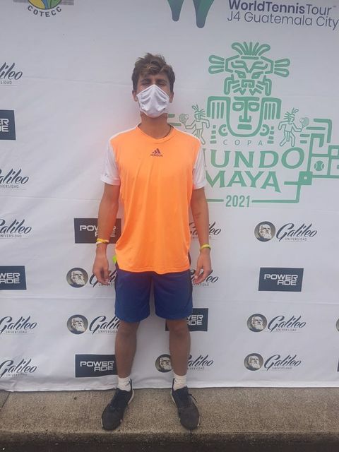 Bustiman se consolida como el mejor tenista chileno a nivel juvenil