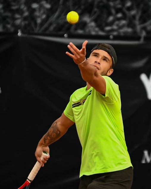 Becerra a cuartos de final