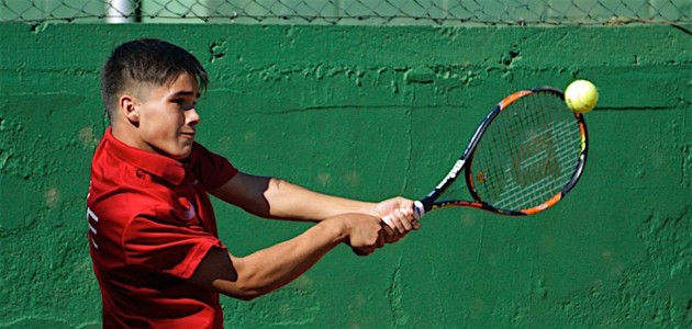 Becerra a cuartos de final en Perú