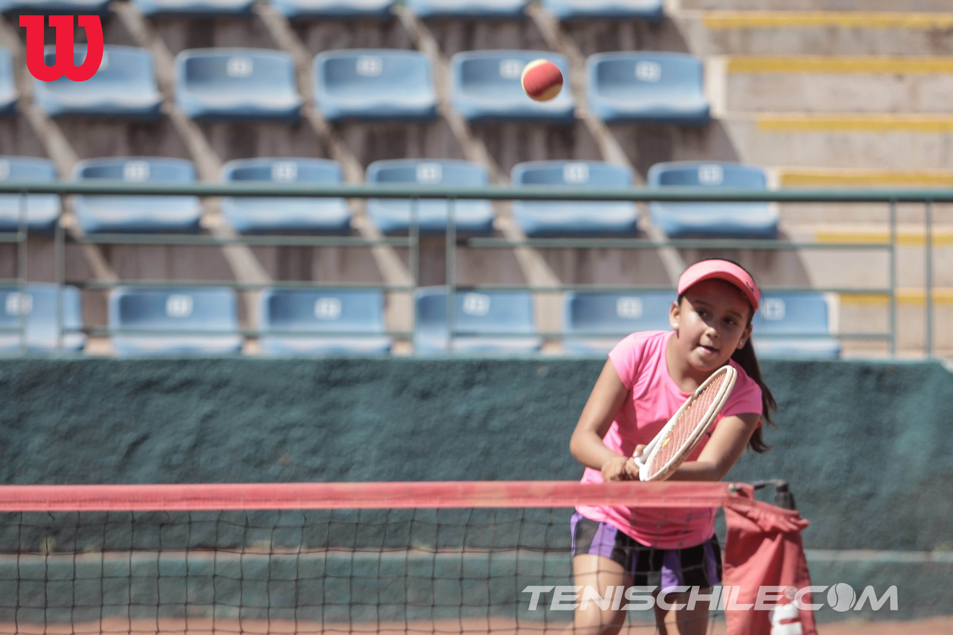 Josefa Acuña: Dos títulos seguidos y líder absoluta en cancha roja