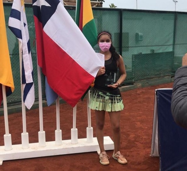 Fuenzalida es vicecampeona en Perú