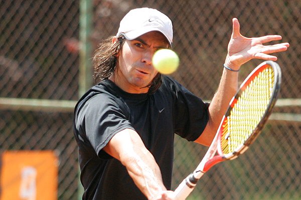 Peralta gana Tallahassee en dobles