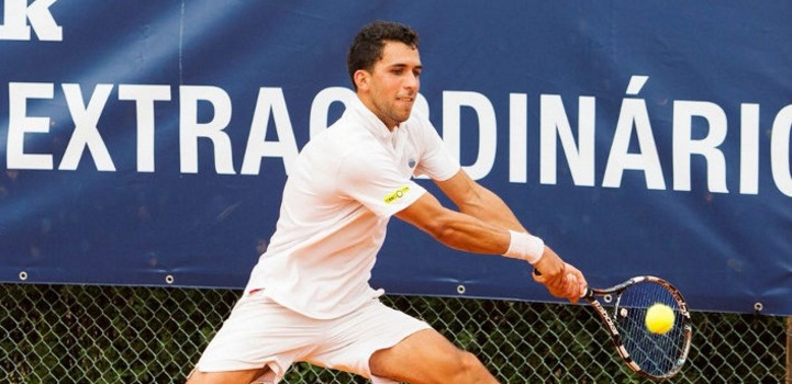 Laslo a semifinales