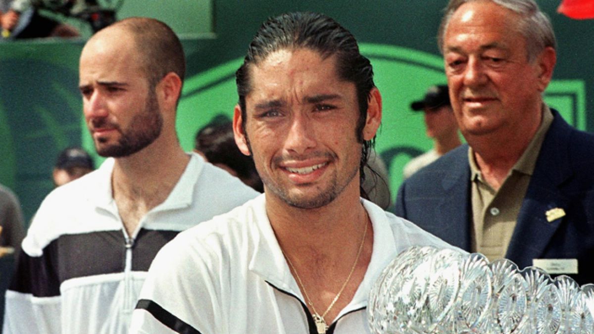 Exhibición de lujo: Marcelo Ríos enfrentaría a Agassi para celebrar 20 años de su número 1