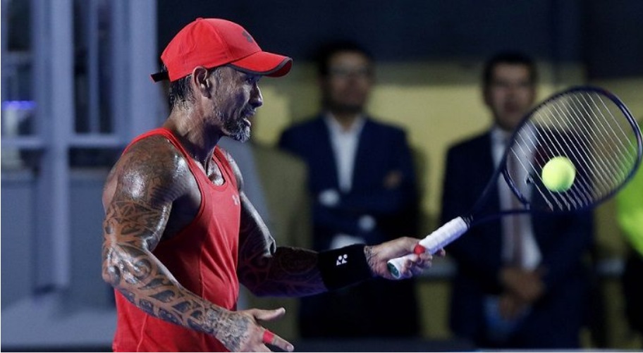 Con la muñeca intacta: Ríos impuso su talento para vencer a Lapentti en impecable exhibición
