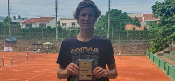 Matías Gaedechens gritó campeón en el paso del ITF World Tennis Tour Junior por El Salvador