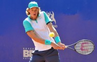 Jarry se queda con duelo de chilenos y llega a 20 partidos sin perder