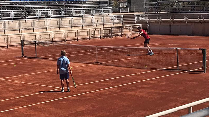 Refugiado en su círculo íntimo y entrenando en la sede del ATP de Santiago: El presente de Jarry a la espera de la resolución de su caso por doping