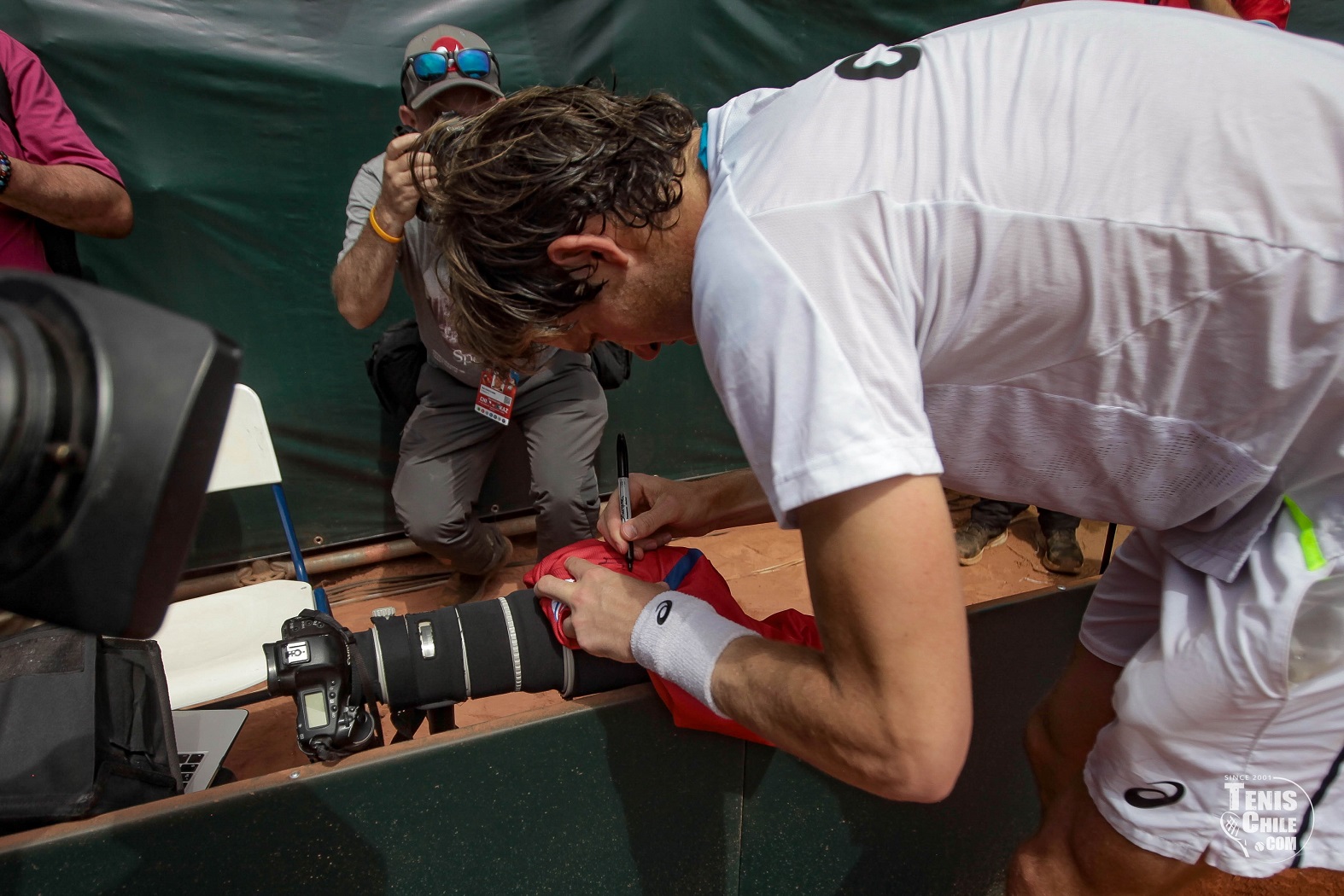 Jarry avanza en el ATP 250 de Santiago