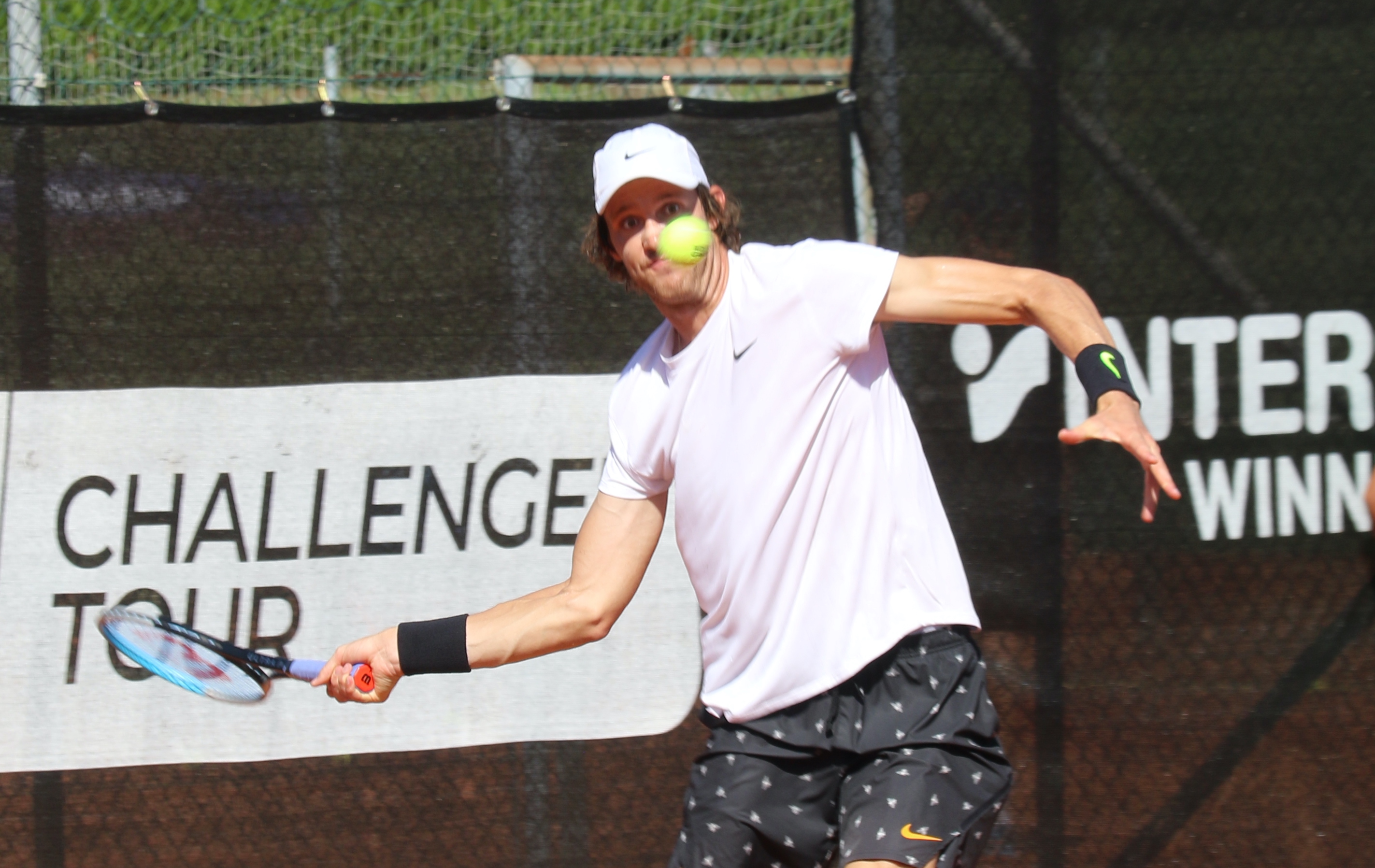 Jarry a semifinales en Austria y se mete 270