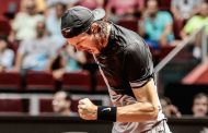 Jarry gana en Nápoles y va contra español Carballes Baena