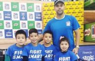 Junto a una leyenda: niños del Colegio Bellavista de La Florida tuvieron clínica con Feña González
