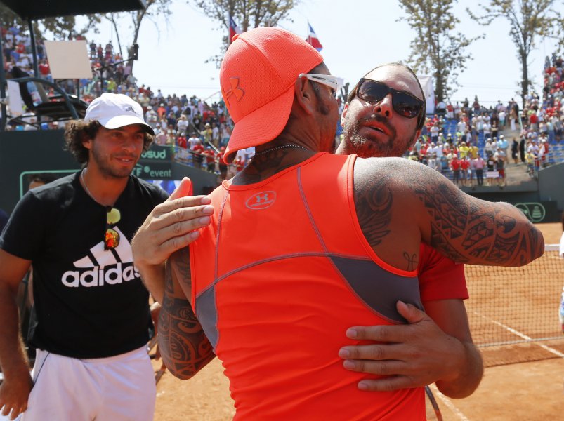 Chino Ríos pide casa del tenis y lanza: 