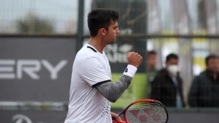 Barrios gana y queda a un triunfo de entrar a Wimbledon