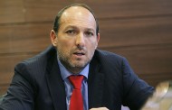 Jugadores de Copa Davis respaldan a presidente de la federación tras polémica inhabilitación de la mesa