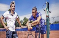 La trama de dos tenistas en la tercera división