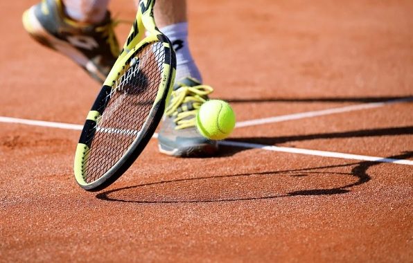 ¿Puedo jugar tenis con zapatillas de correr?